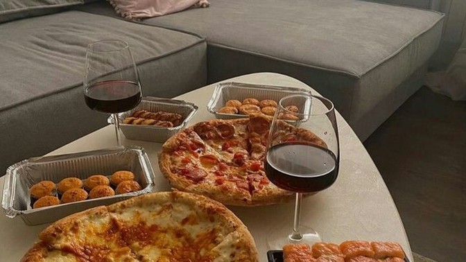 Pizzanın yanında en iyi ne gider?